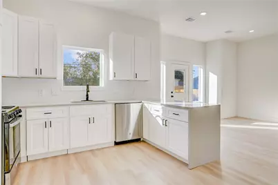 10514 Ashville Drive, Houston, TX 77051 - Photo 8