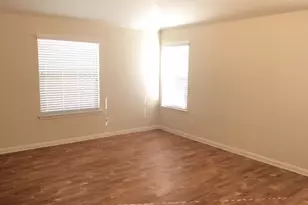 704 South Ella Creek Drive, Houston, TX 77067 - Photo 6