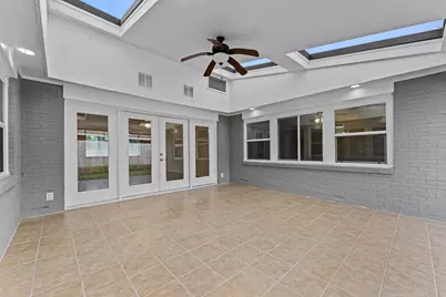 10613 Willowgrove Drive, Houston, TX 77035 - Photo 22