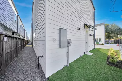 8916 Sunshine Laverne Lane, Houston, TX 77080 - Photo 32