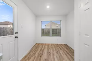 14534 Broadbury Pond Rd, Fresno, TX 77583 - Photo 10
