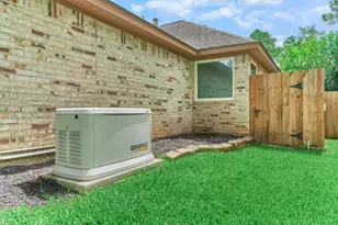 930 Arbor Pine, Tomball, TX 77375 - Photo 2