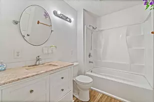 401 Lee Ave, Anahuac, TX 77514 - Photo 14