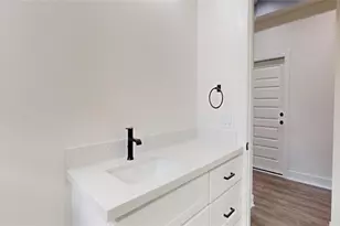 5119 Selinsky Rd, Houston, TX 77048 - Photo 6