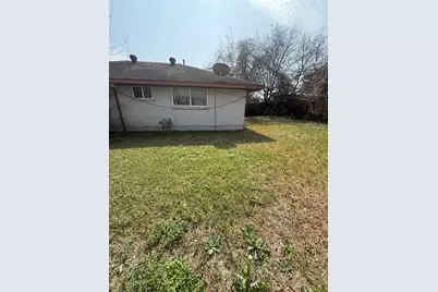 8839 Glenhouse Drive, Houston, TX 77088 - Photo 12