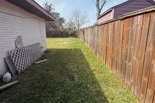 8839 Glenhouse Dr, Houston, TX 77088 - Photo 4