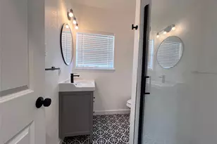 415 Fairview Ave, Houston, TX 77006 - Photo 10