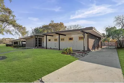 9107 Timberside Drive, Houston, TX 77025 - Photo 2