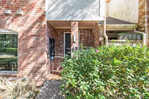 727 Bunker Hill Rd, Houston, TX 77024 - Photo 2