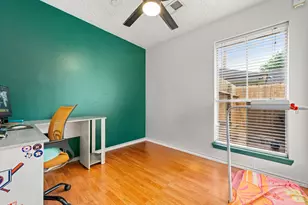 327 Brompton Ct, Highlands, TX 77562 - Photo 14