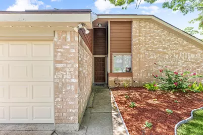 327 Brompton Court, Highlands, TX 77562 - Photo 2