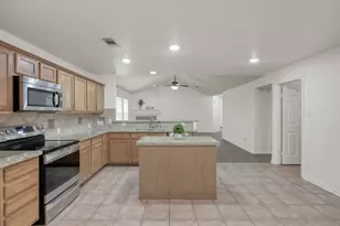 147 W Misty Dawn Dr, Conroe, TX 77385 - Photo 10