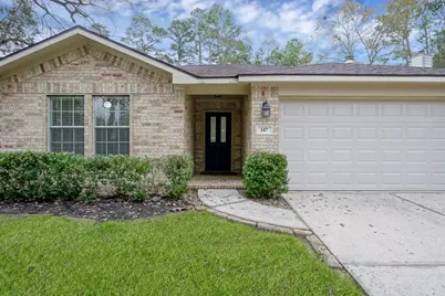 147 W Misty Dawn Drive, The Woodlands, TX 77385 - Photo 2