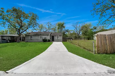 5018 Northridge Drive, Houston, TX 77033 - Photo 1