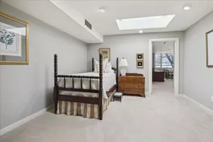 10 S Briar Hollow Ln, Houston, TX 77027 - Photo 22