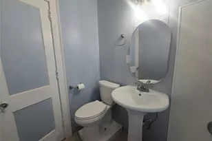 725 Broadway Ave, Galveston, TX 77550 - Photo 6