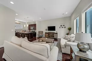 961 Saint Augustine St, Houston, TX 77023 - Photo 6