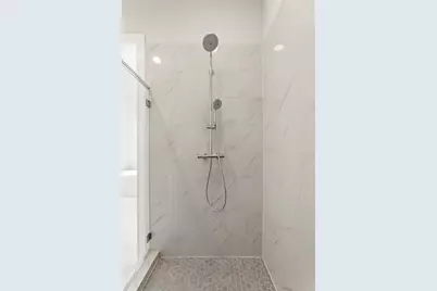 9651 Kings Cross Station, Houston, TX 77045 - Photo 18