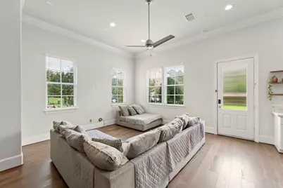 9651 Kings Cross Station, Houston, TX 77045 - Photo 4