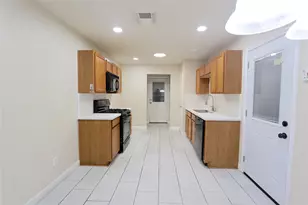 4823 Canyon Blanco Dr, Houston, TX 77045 - Photo 4