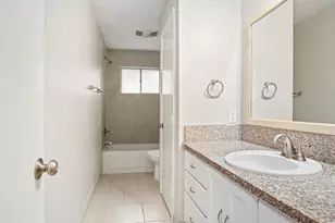 16107 Barcelona Dr, Friendswood, TX 77546 - Photo 16