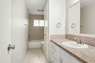16107 Barcelona Dr, Friendswood, TX 77546 - Photo 12