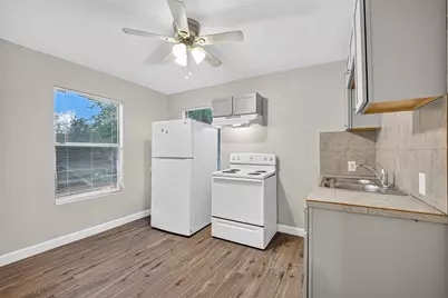 4203 Polk Street #B, Houston, TX 77023 - Photo 12