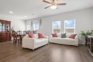 5928 Peonies Pl, Montgomery, TX 77316 - Photo 8