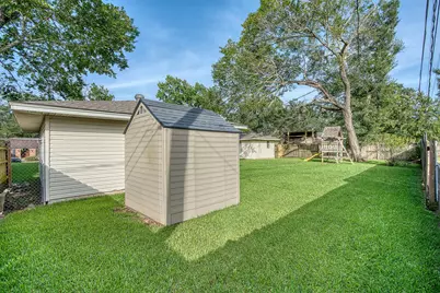 935 Chatwood Drive, Beaumont, TX 77706 - Photo 38
