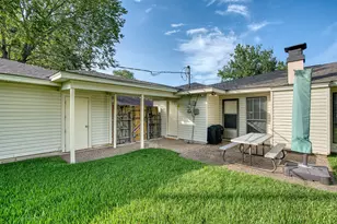 935 Chatwood Dr, Beaumont, TX 77706 - Photo 34