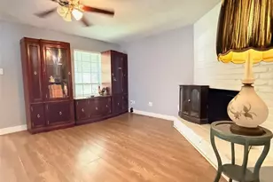88 S Wavy Oak Cir, The Woodlands, TX 77381 - Photo 4