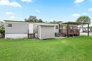 2222 N Austin Ave, Pearland, TX 77581 - Photo 4