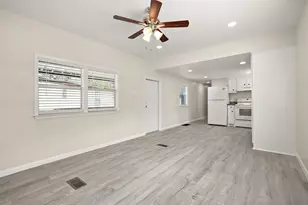 2222 N Austin Ave, Pearland, TX 77581 - Photo 8