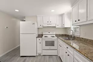 2222 N Austin Ave, Pearland, TX 77581 - Photo 10