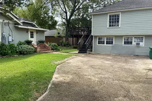1025 Beverly St, Houston, TX 77008 - Photo 2