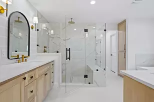 10519 Brinwood Dr, Houston, TX 77043 - Photo 1