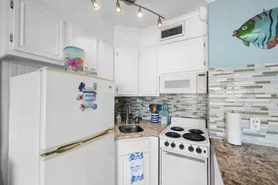 6102 Seawall Boulevard #136, Galveston, TX 77551 - Photo 12