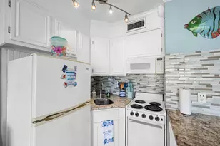 6102 Seawall Blvd, Galveston, TX 77551 - Photo 12