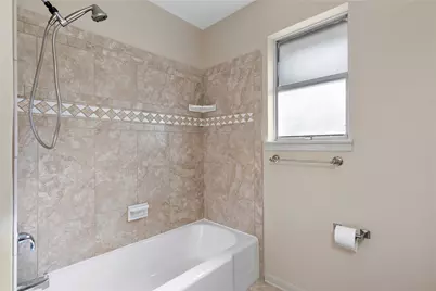 1203 Kansas Avenue S, Anahuac, TX 77514 - Photo 24