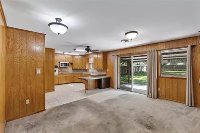 1203 Kansas Avenue S, Anahuac, TX 77514 - Photo 14