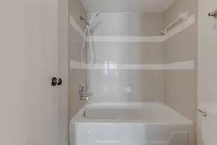 200 Pecan Dr, League City, TX 77573 - Photo 10