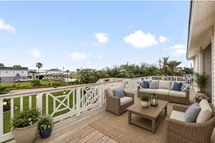 8902 Teichman Rd, Galveston, TX 77554 - Photo 10