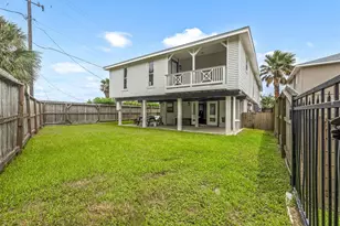 8902 Teichman Rd, Galveston, TX 77554 - Photo 38