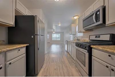5009 Willow Point Drive, Conroe, TX 77303 - Photo 8