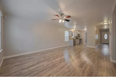 5009 Willow Point Drive, Conroe, TX 77303 - Photo 6