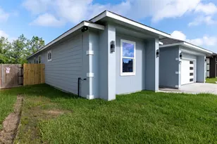 1055 Rd 5203, Cleveland, TX 77327 - Photo 2