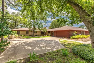 322 E Obryant St, Bellville, TX 77418 - Photo 22