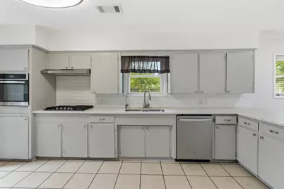 7824 Yucca Drive, Texas City, TX 77591 - Photo 8