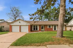 7824 Yucca Dr, Texas City, TX 77591 - Photo 2