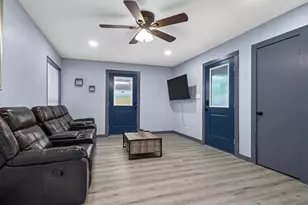 11103 Greenwillow St, Houston, TX 77035 - Photo 2